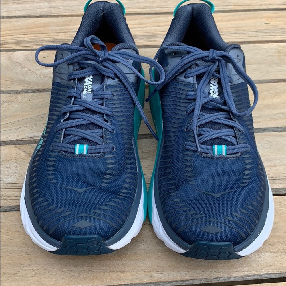 Hoka One One womens 9 Arahi 2